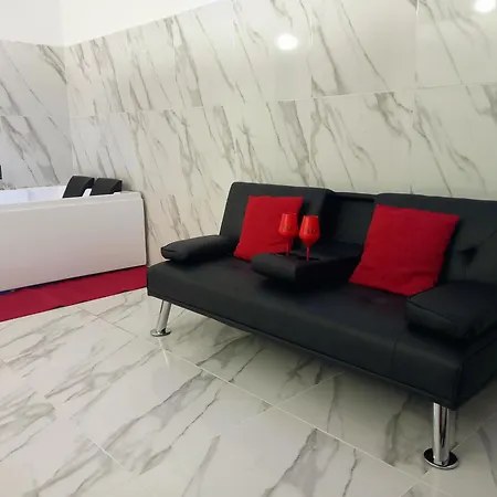 Jacuzzi King Apartment